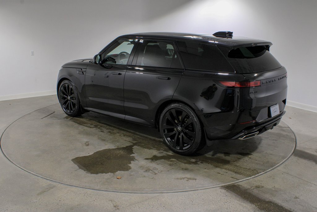 New 2025 Land Rover Range Rover Sport Dynamic SE image 3