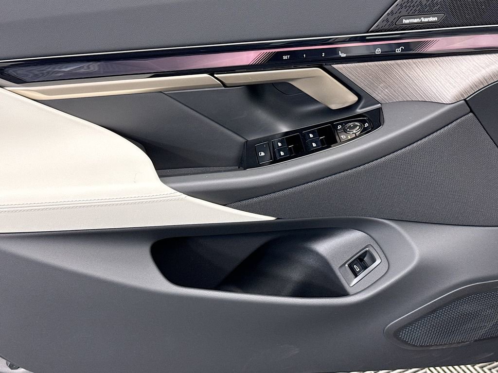 New 2026 BMW i5 eDrive40 w/ Premium Package image 22