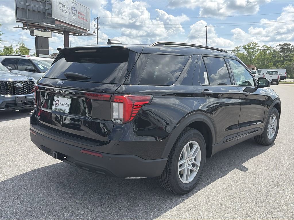 New 2026 Ford Explorer Active RWD image 7