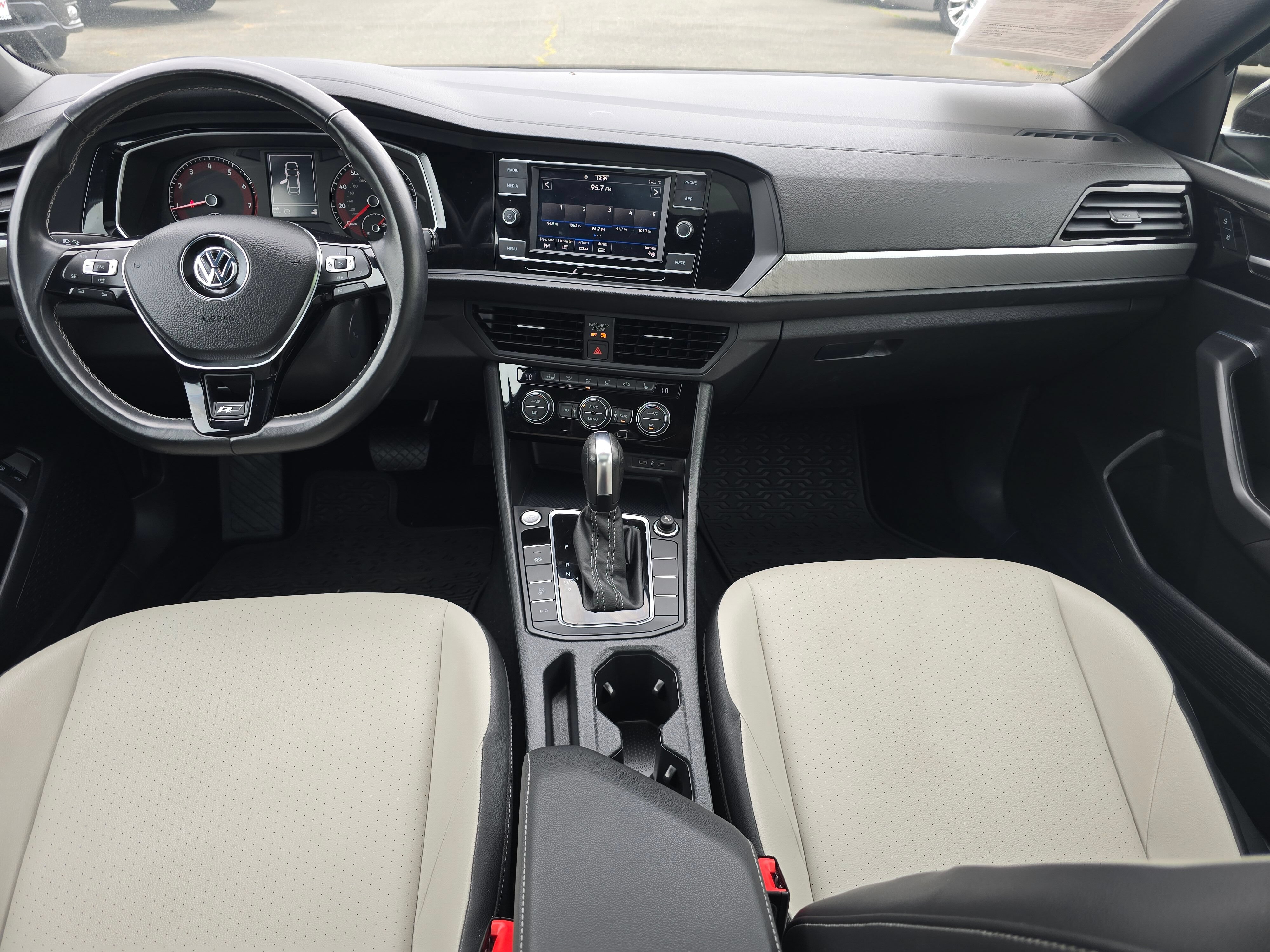 Used 2021 Volkswagen Jetta R-Line FWD image 18