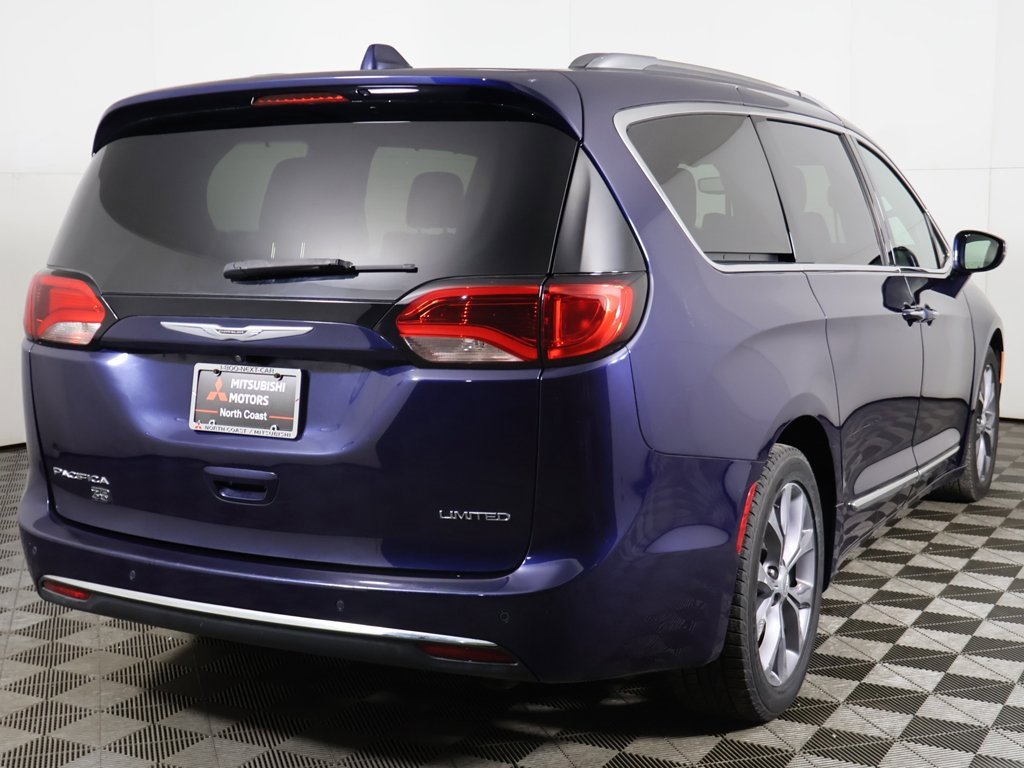 Used 2020 Chrysler Pacifica Limited image 12