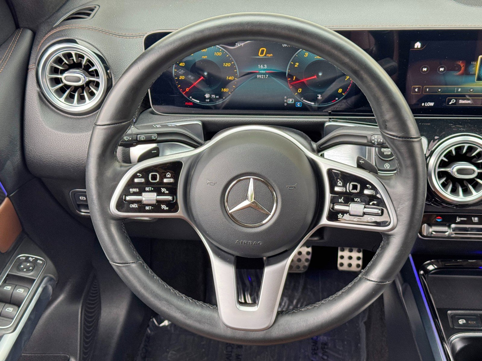 Used 2021 Mercedes-Benz GLB 250 w/ AMG Line image 19