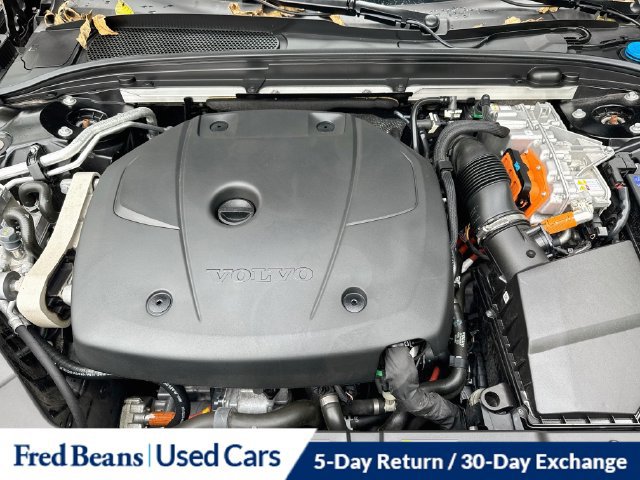 Used 2022 Volvo S60 T8 R-Design Expression w/ Premium Package AWD/4WD image 35
