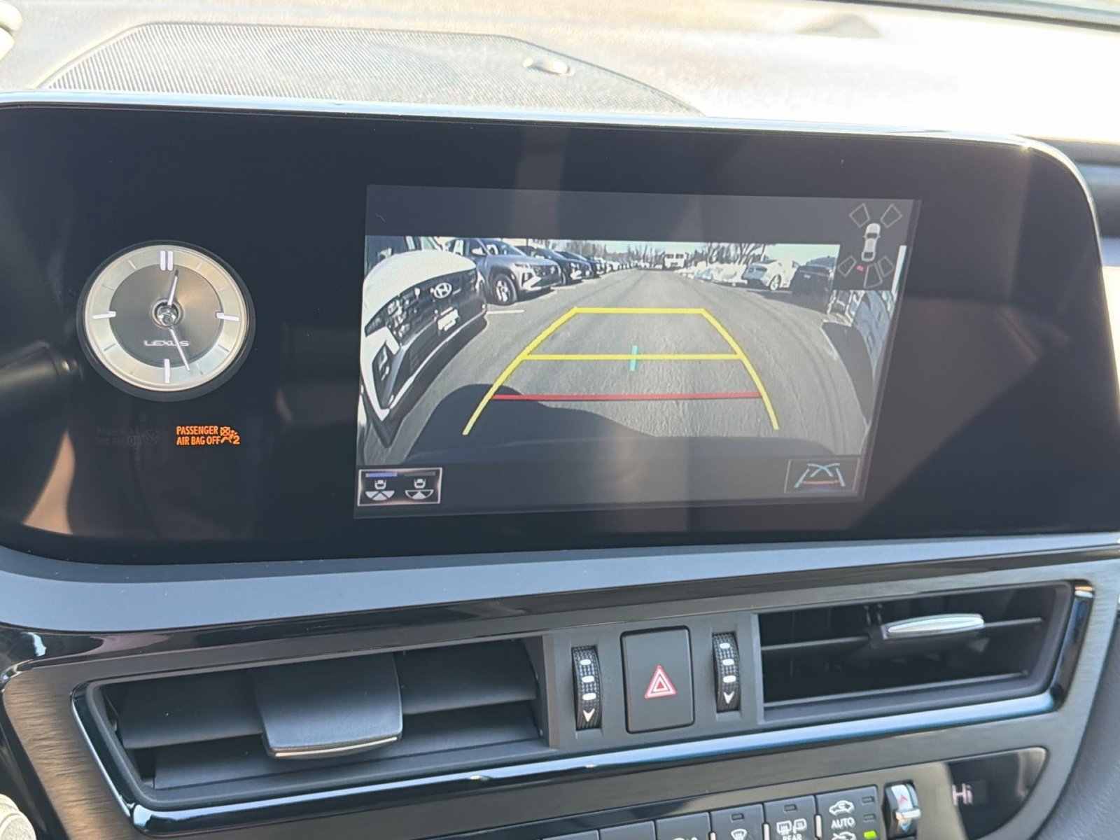 Used 2022 Lexus ES 300h w/ Premium Package image 19