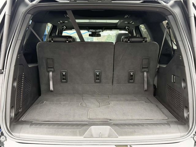 Used 2023 GMC Yukon XL SLT image 8
