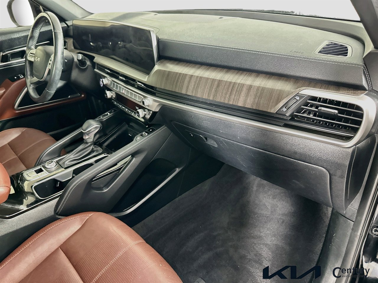 Certified 2023 Kia Telluride EX w/ EX Captain's Chair Package AWD/4WD image 31