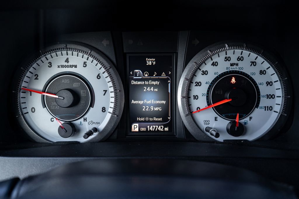 Used 2016 Toyota Sienna SE Premium image 26