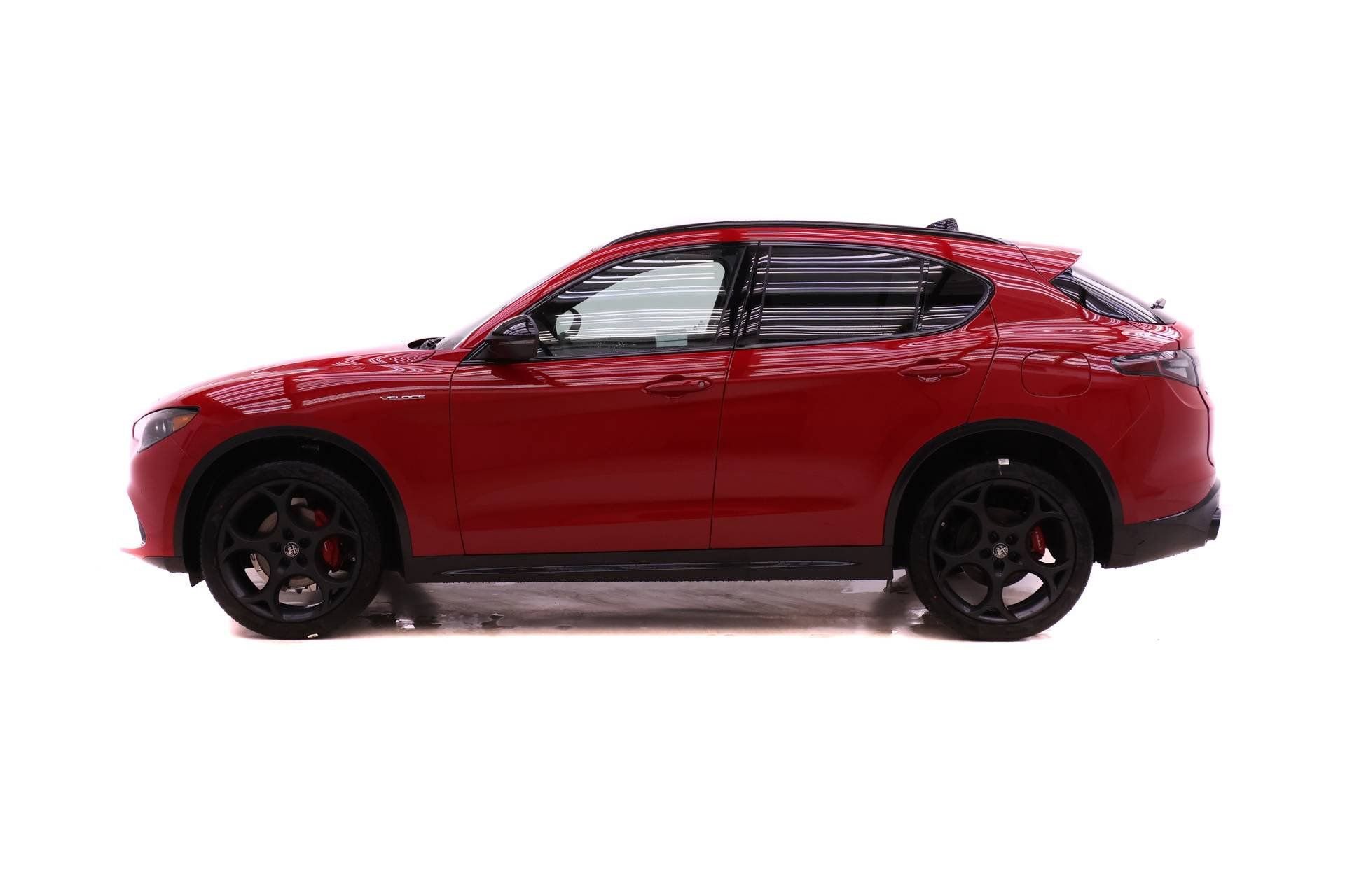 New 2026 Alfa Romeo Stelvio Sprint w/ Convenience Package image 3
