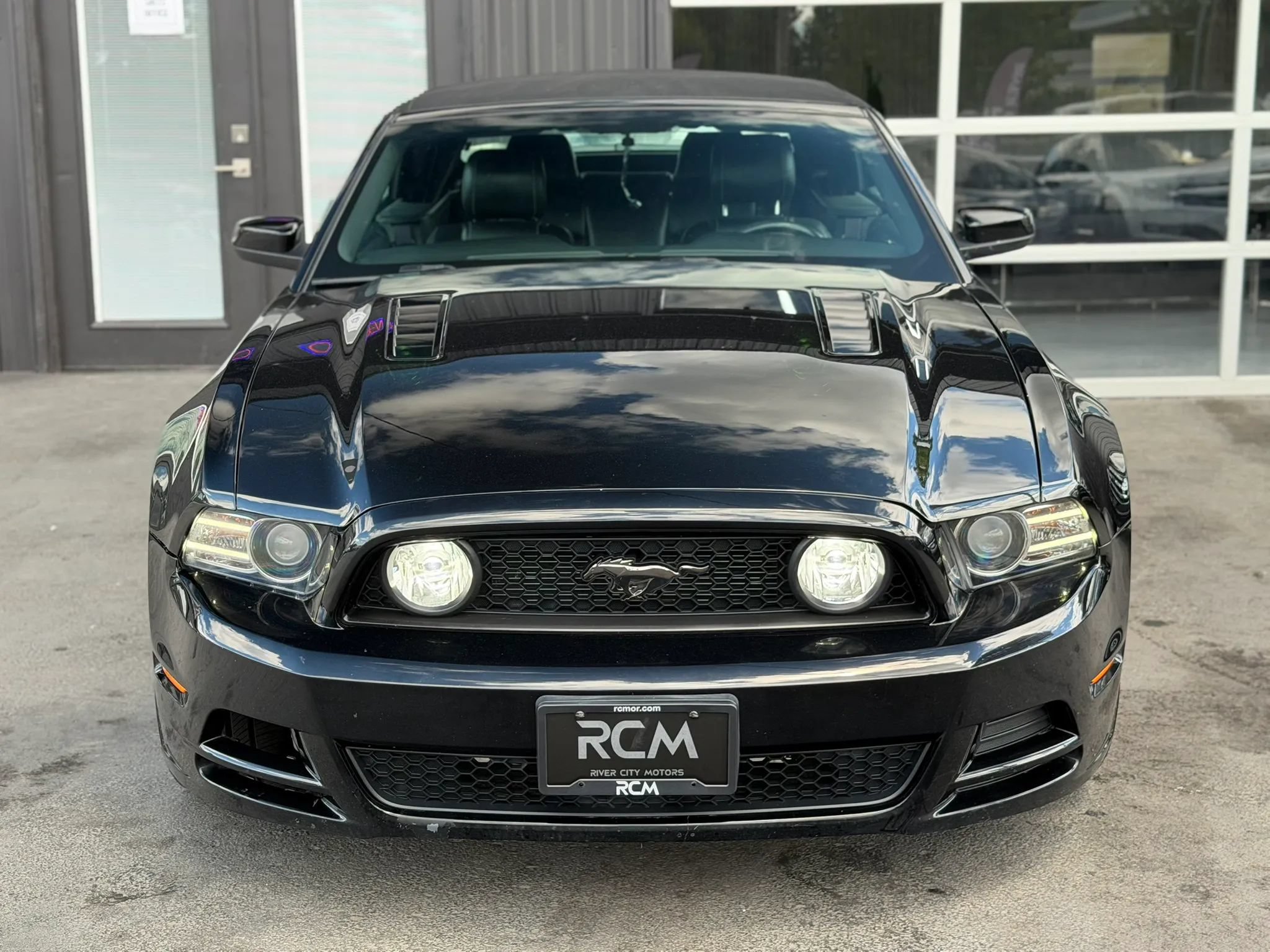 Used 2014 Ford Mustang GT w/ Electronics Package RWD image 2