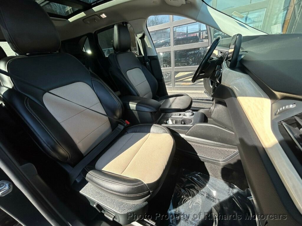 Used 2022 Ford Escape Titanium w/ Titanium Elite Package image 24