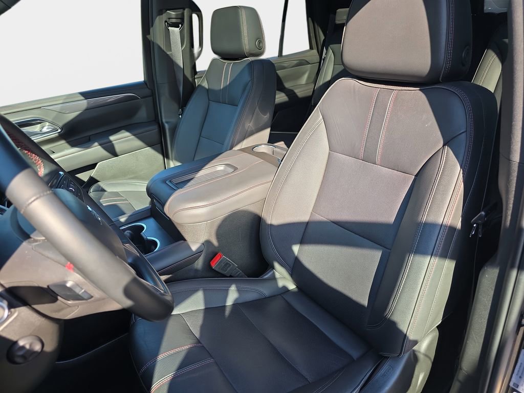 Used 2024 Chevrolet Tahoe RST w/ Luxury Package AWD/4WD image 19