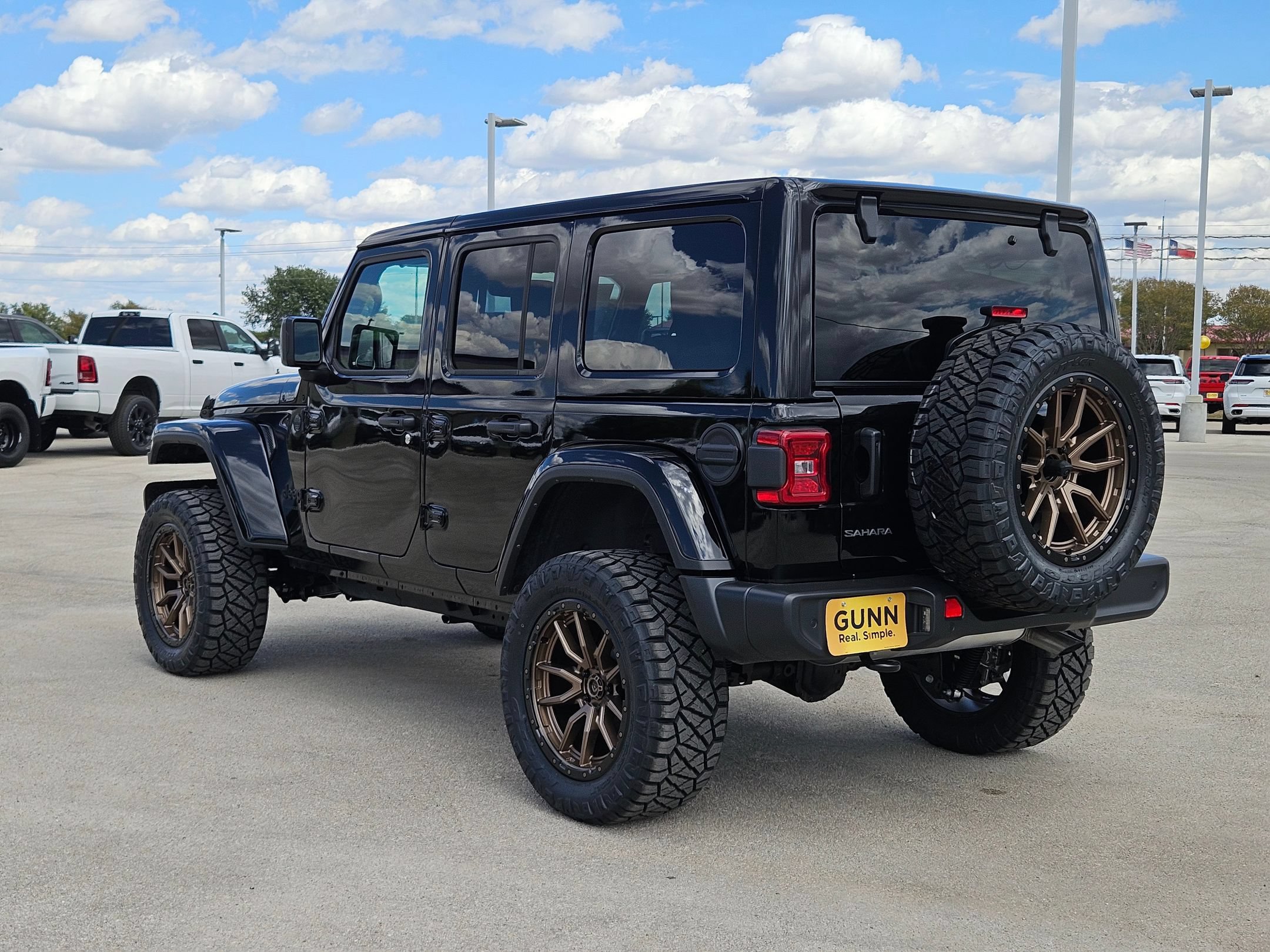 New 2025 Jeep Wrangler Unlimited Sahara w/ Safety Group AWD/4WD image 5