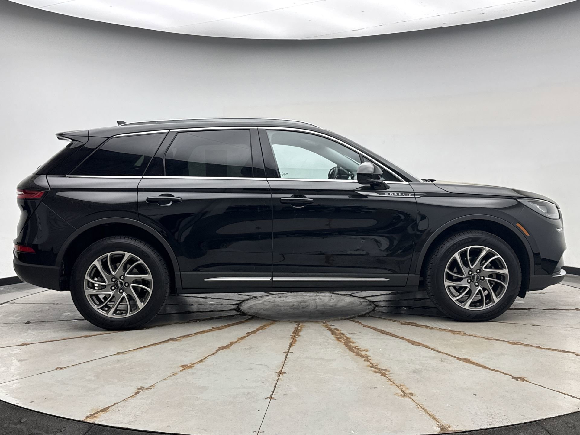 Used 2022 Lincoln Corsair AWD w/ Equipment Group 101A image 6
