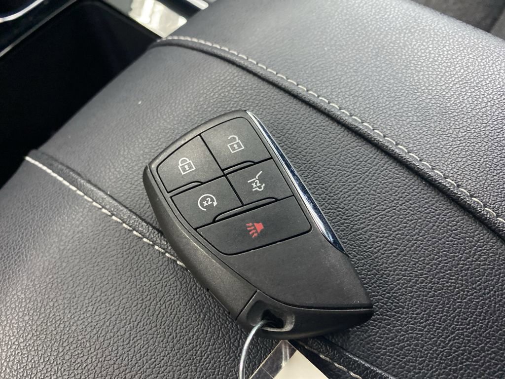 Used 2025 Chevrolet Traverse LT image 36