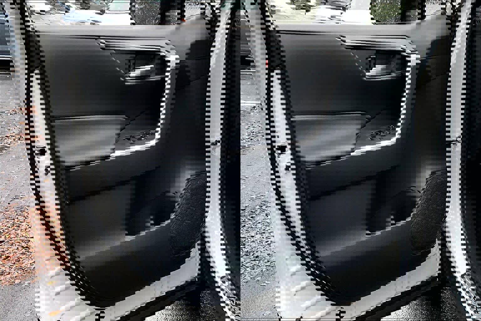 Used 2023 Toyota RAV4 SE image 20