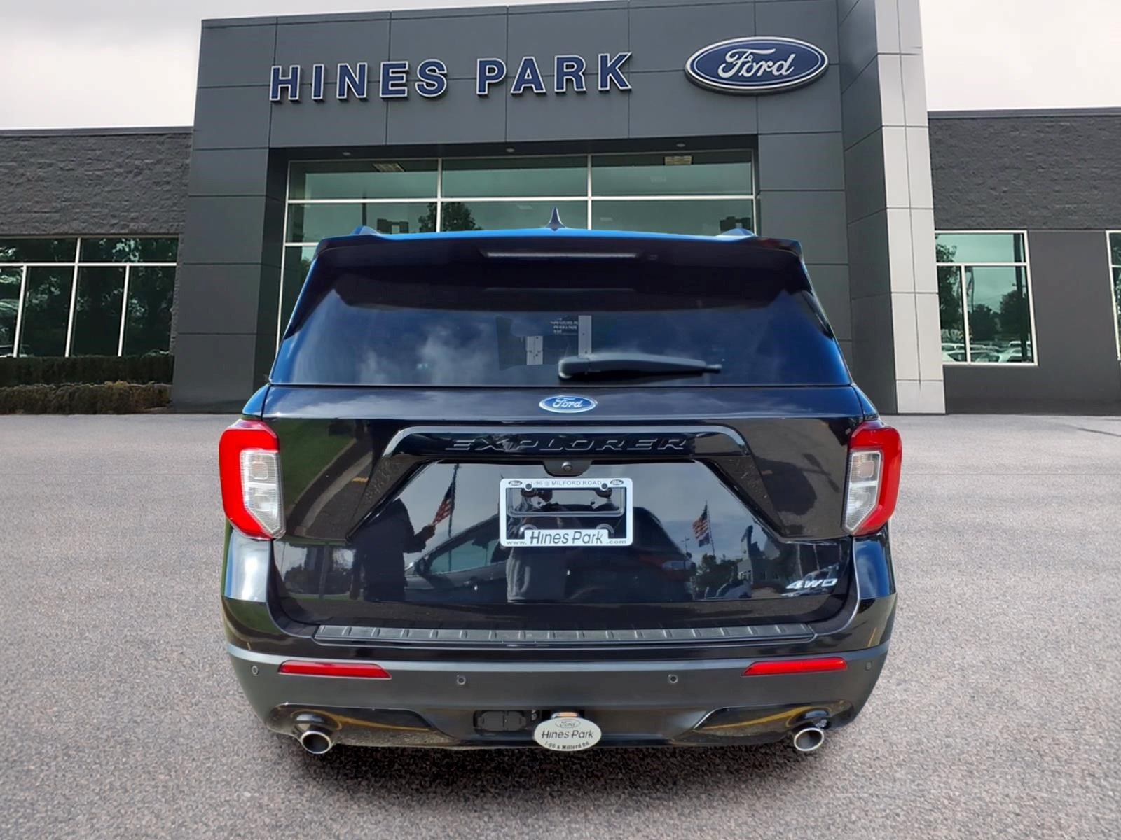 Used 2023 Ford Explorer ST-Line w/ Class IV Trailer Tow Package AWD/4WD image 6