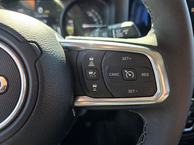 Used 2025 Jeep Wrangler Sahara AWD/4WD image 26