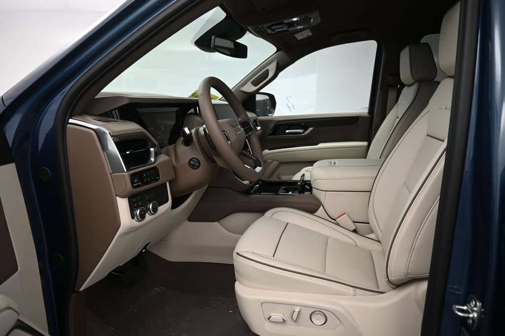 New 2026 GMC Yukon XL Denali w/ LPO, Floor Liner Package AWD/4WD image 17