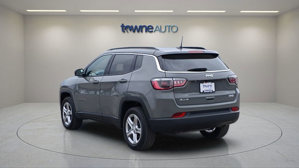 Used 2023 Jeep Compass Latitude w/ Convenience Group image 3