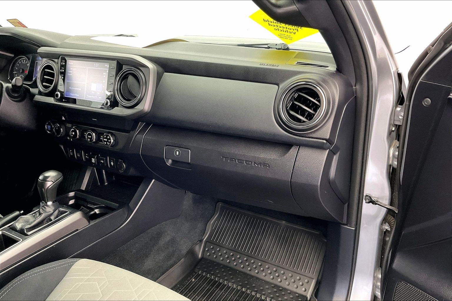 Used 2020 Toyota Tacoma TRD Off-Road w/ Technology Package AWD/4WD image 16