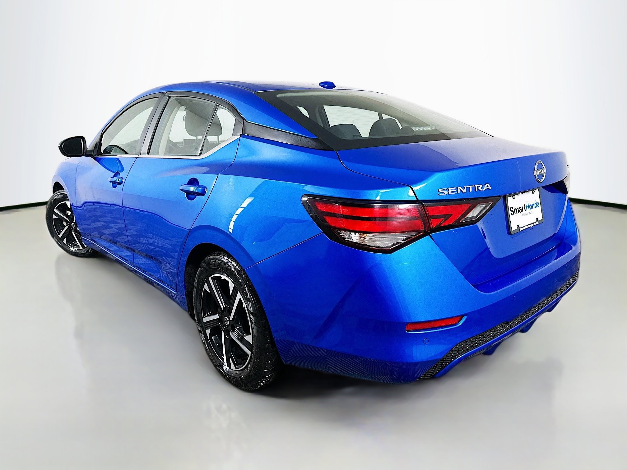 Used 2024 Nissan Sentra SV FWD image 5