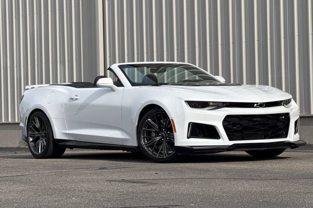 Used 2022 Chevrolet Camaro ZL1 image 2