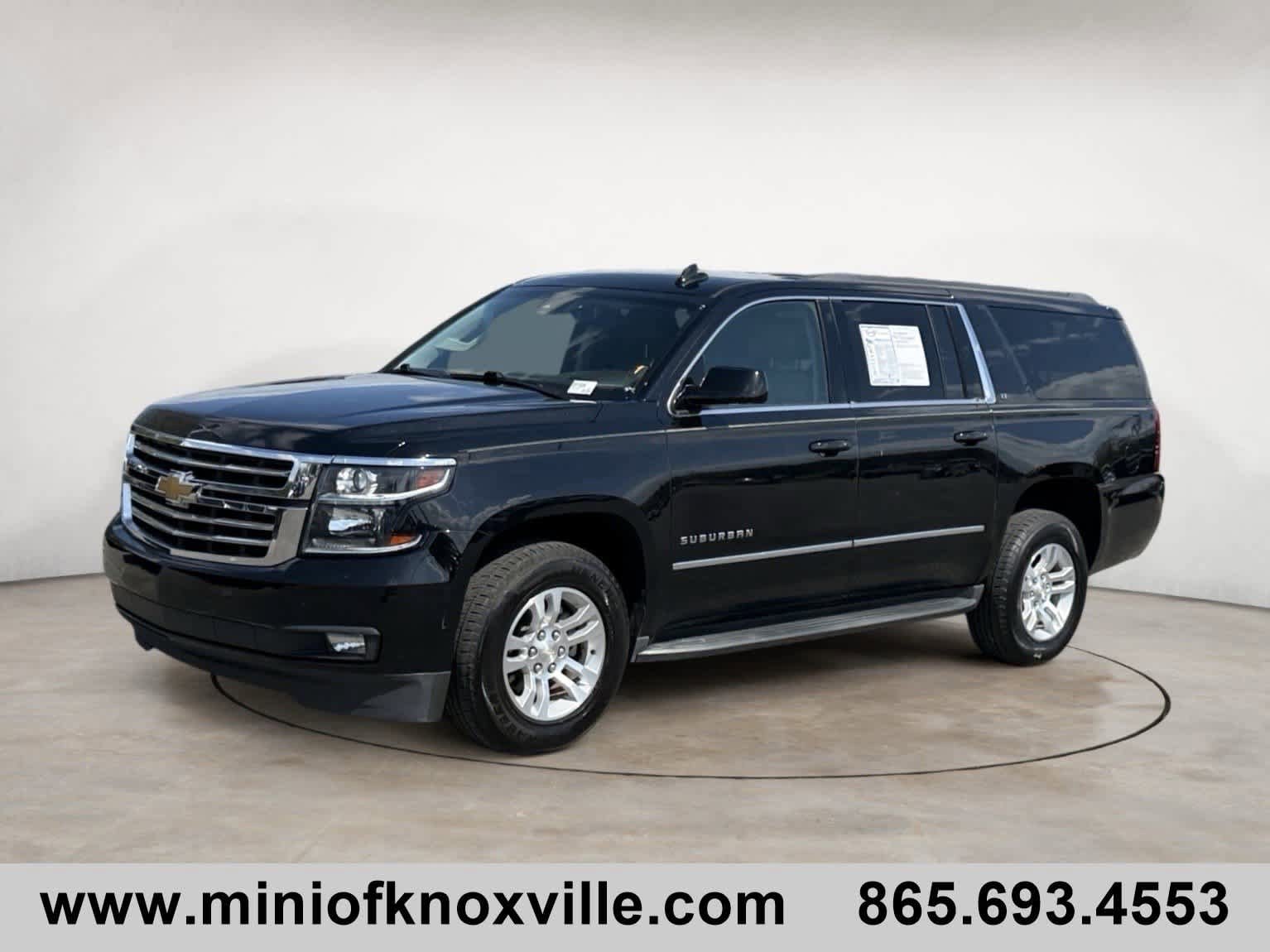 Used 2017 Chevrolet Suburban LT w/ Luxury Package RWD image 5