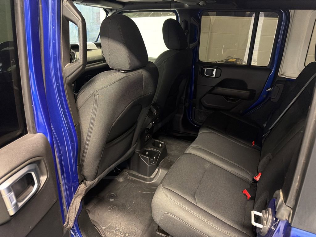 Used 2020 Jeep Wrangler Unlimited Sahara image 31