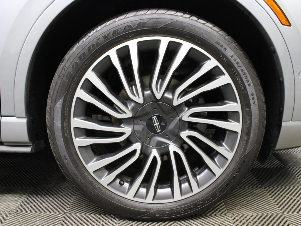 Used 2022 Lincoln Corsair Reserve w/ Equipment Group 201A AWD/4WD image 13