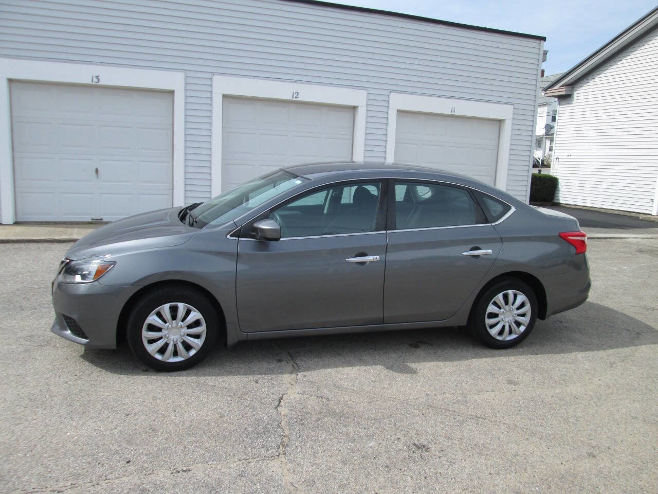 Used 2017 Nissan Sentra S FWD image 3