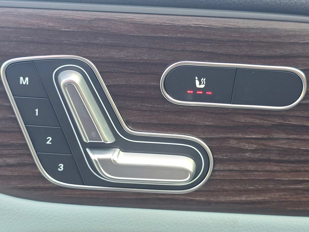 New 2026 Mercedes-Benz GLB 250 4MATIC image 6