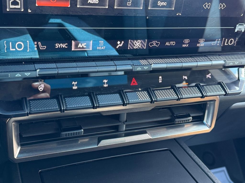 Used 2024 GMC Hummer EV 2X w/ Extreme Off-Road Package AWD/4WD image 18