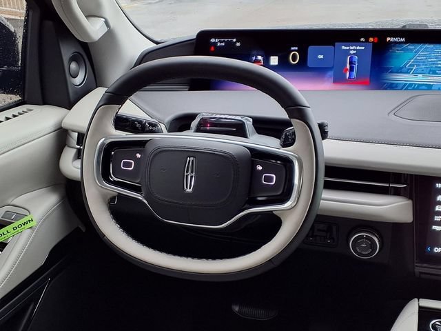 New 2026 Lincoln Navigator L Premier AWD/4WD image 9
