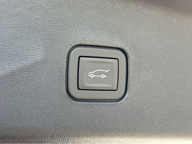 New 2026 Cadillac Vistiq Sport w/ LPO, Floor Liner Package image 13