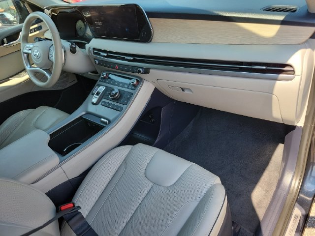 Used 2024 Hyundai Palisade Limited FWD image 11