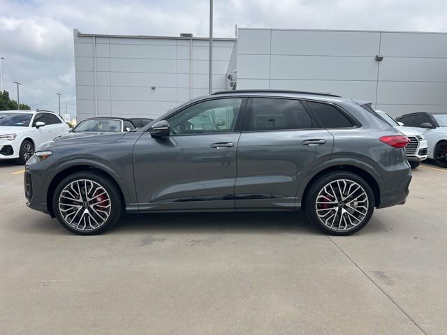 Used 2025 Audi SQ5 Premium Plus w/ Premium Plus Package image 4