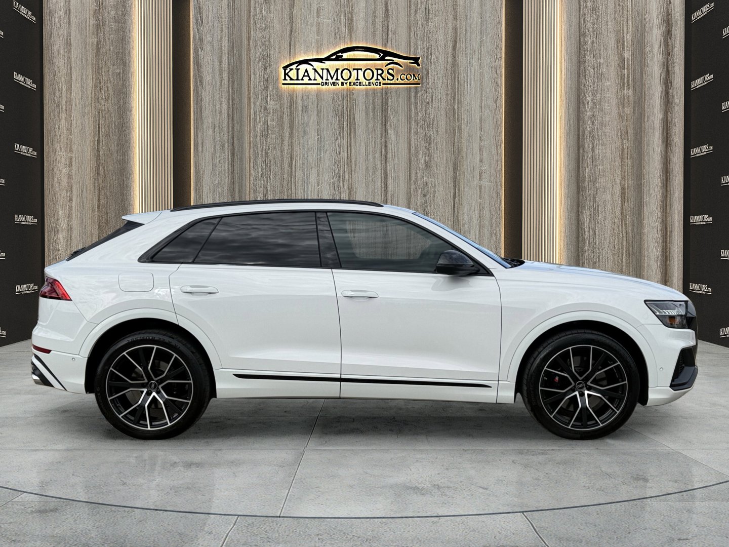 Used 2023 Audi SQ8 Prestige image 8
