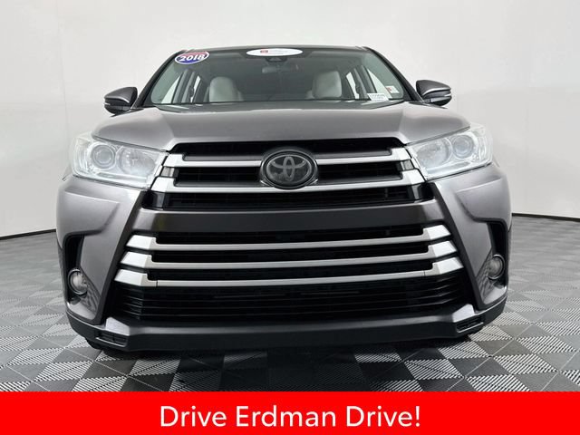 Certified 2018 Toyota Highlander Plus AWD/4WD image 2