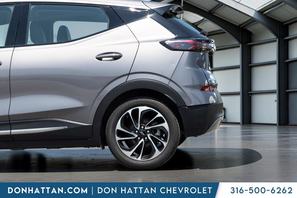 Used 2023 Chevrolet Bolt EUV Premier FWD image 30