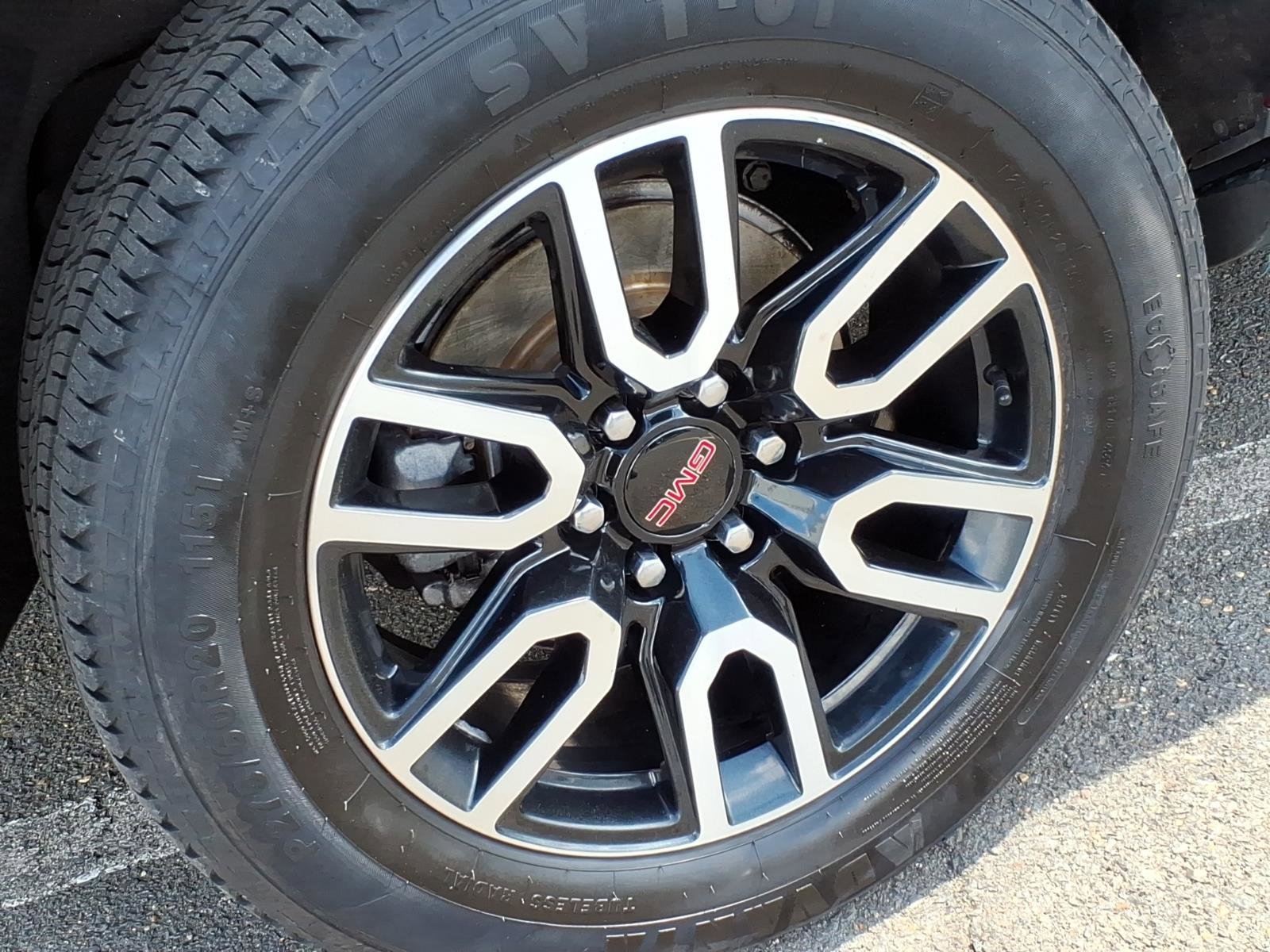 Used 2023 GMC Yukon XL AT4 w/ AT4 Premium Package image 9