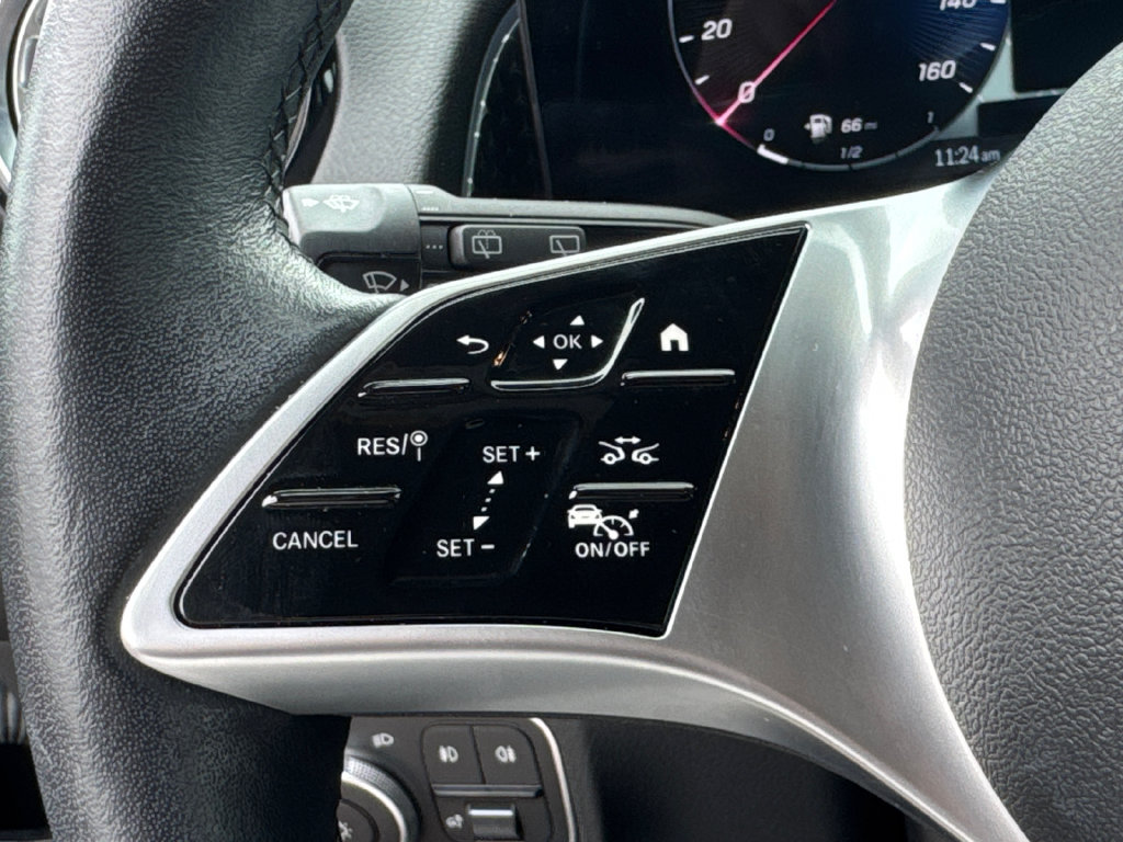 Used 2024 Mercedes-Benz GLB 250 image 25
