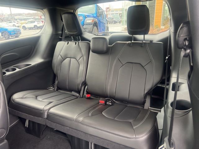 New 2026 Chrysler Pacifica Select image 15