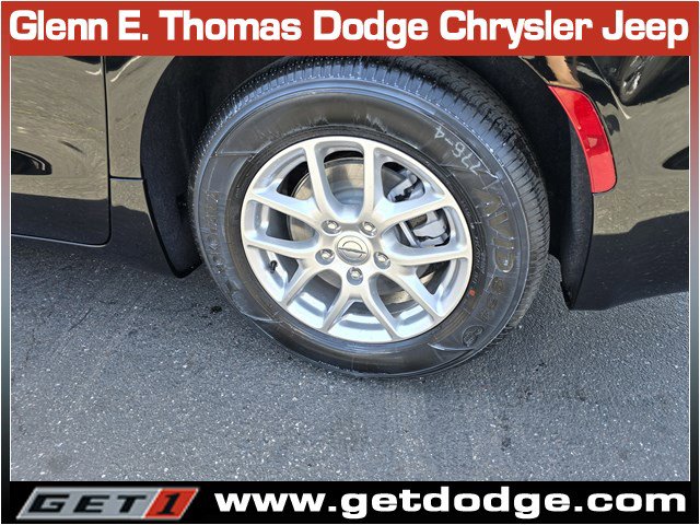 New 2025 Chrysler Pacifica Select FWD image 7