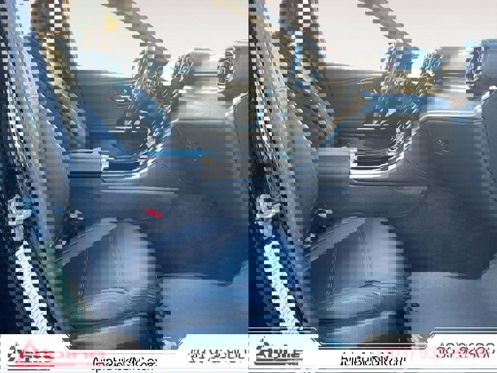 Used 2025 Mercedes-Benz C 300 4MATIC Sedan image 15