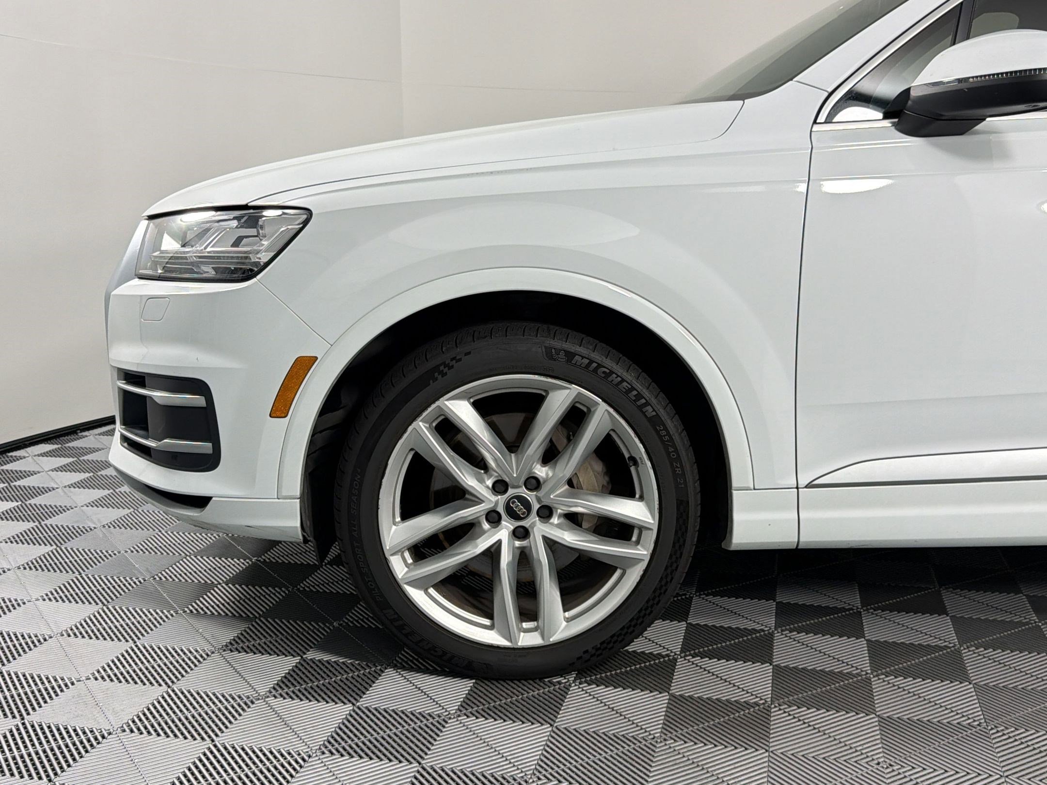 Used 2017 Audi Q7 3.0T Prestige image 7