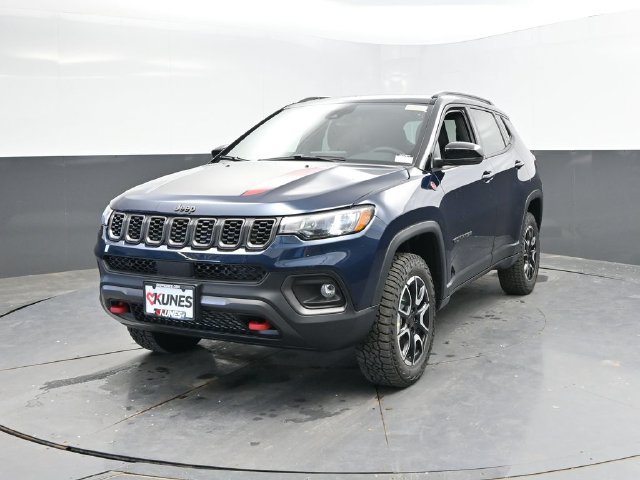 New 2026 Jeep Compass Trailhawk w/ Sun, Sound & Navigation Group AWD/4WD image 5