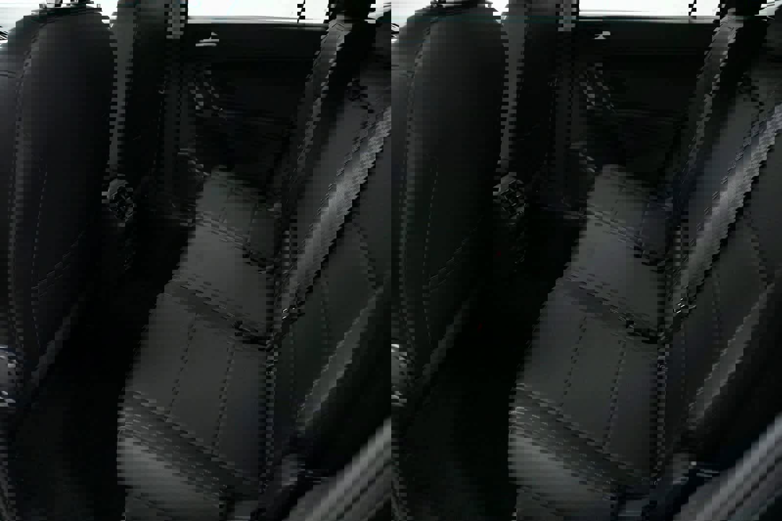 Used 2019 Volkswagen Tiguan SE w/ Panoramic Sunroof Package image 25