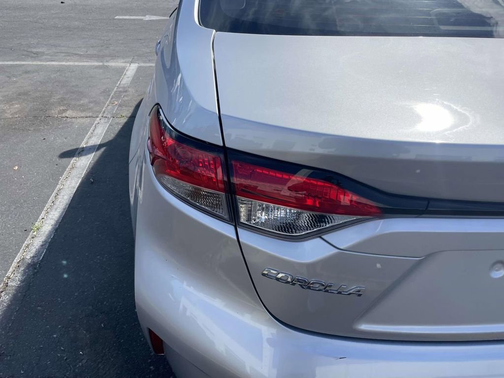 Used 2025 Toyota Corolla LE image 19