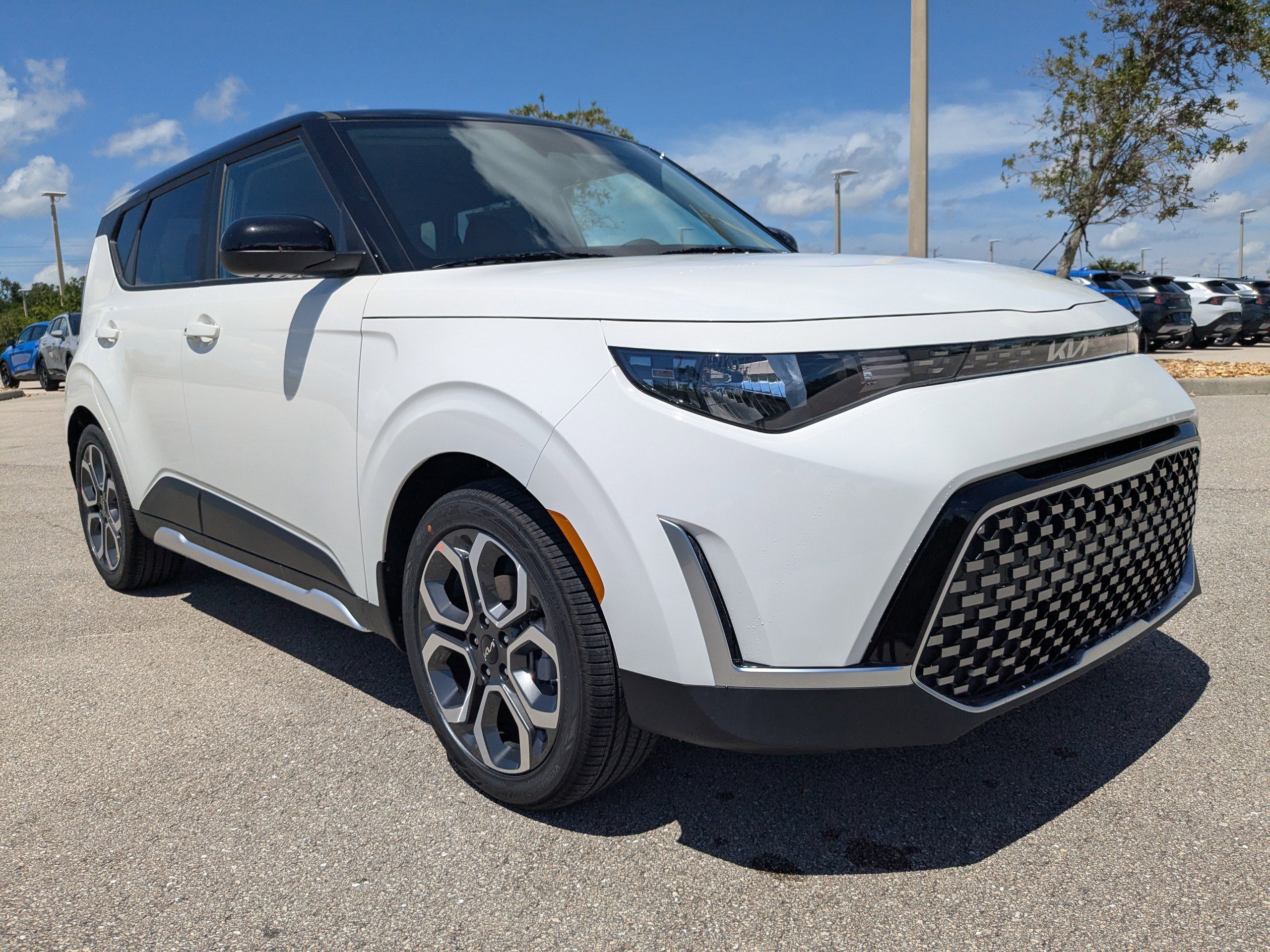 New 2025 Kia Soul EX image 2