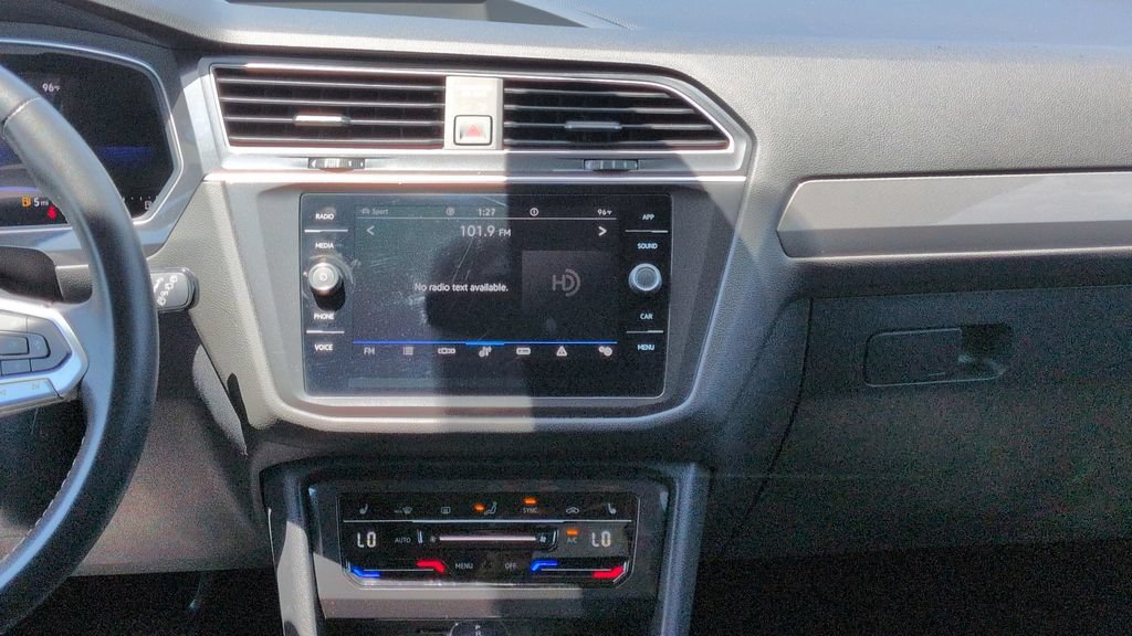 Used 2024 Volkswagen Tiguan SE AWD/4WD image 14